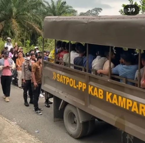 Satpol PP Kampar Bantu Evakuasi Pengungsi Rohingya ke Rudenim Pekanbaru