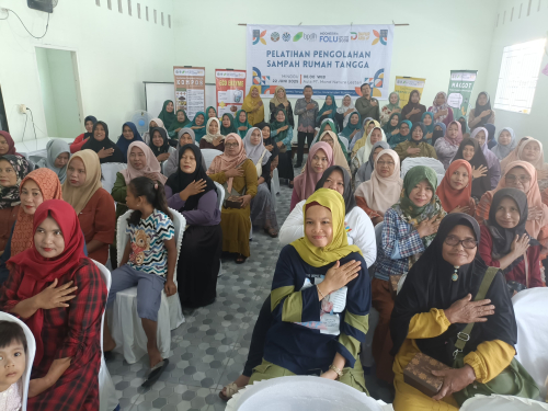 KWT Dapur Aru Salo Timur Latih Ibu-Ibu Olah Sampah Jadi Cuan