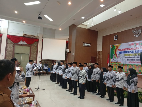PGRI Kampar Periode 2025 2030 Resmi Dilantik, Targetkan Guru Sejahtera dan Sekolah Digital
