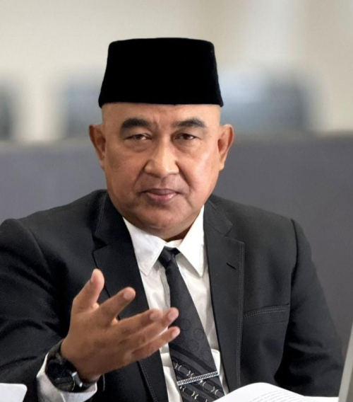 Ketua Komisi II DPRD Kampar Sesalkan Aksi Guru Membanting Nasi Kotak : Guru Seharusnya Jadi Teladan