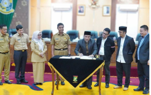 Bupati Kampar Sampaikan LKPJ 2025 di Rapat Paripurna DPRD