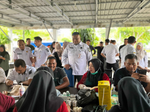 Tingkatkan Kesadaran Kesehatan, Pegawai Diskominfotik Lakukan Cek Kesehatan Gratis