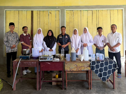 Eko Sutrisno Apresiasi Riset Biodiesel Siswa MAN 5 Kampar dari Minyak Jelantah