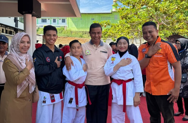 Tampil di Hadapan Bupati Ahmad Yuzar, 3 Atlet Karate Muda ini Warnai Pembukaan FLS2N dan O2SN