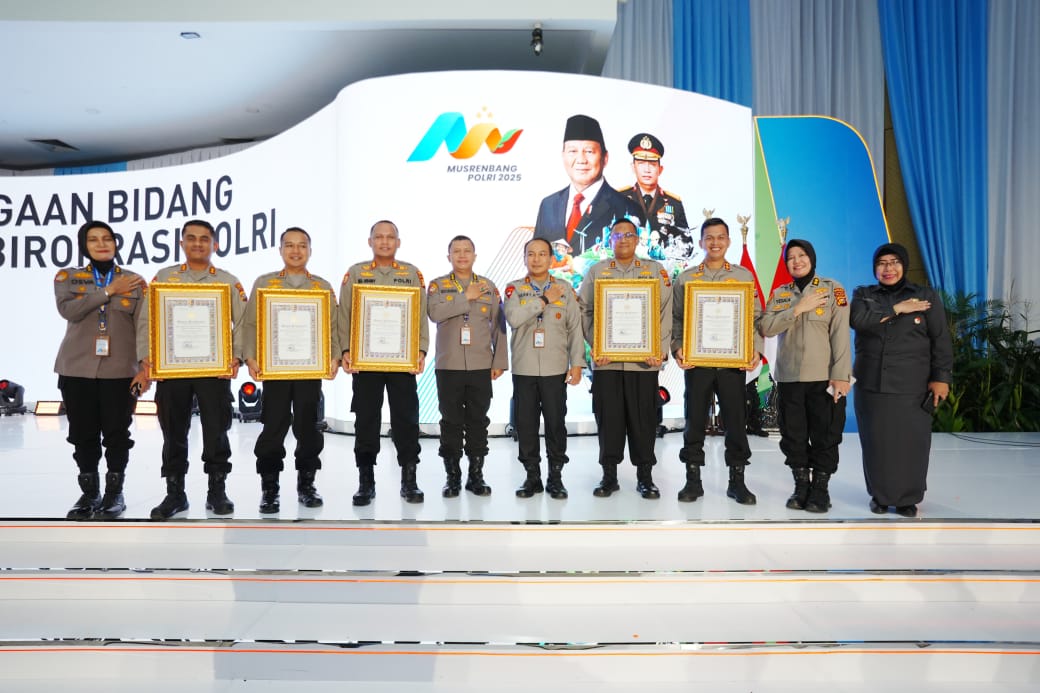 Kapolres Inhil Terima Langsung Piagam Penghargaan Pelayanan Prima dari Kapolri