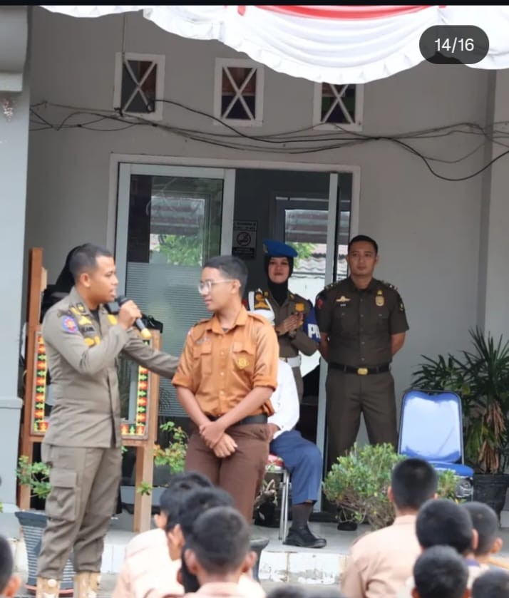 Satpol PP Kampar Gelar Pol PP In Action di SMAN 1 Bangkinang Kota
