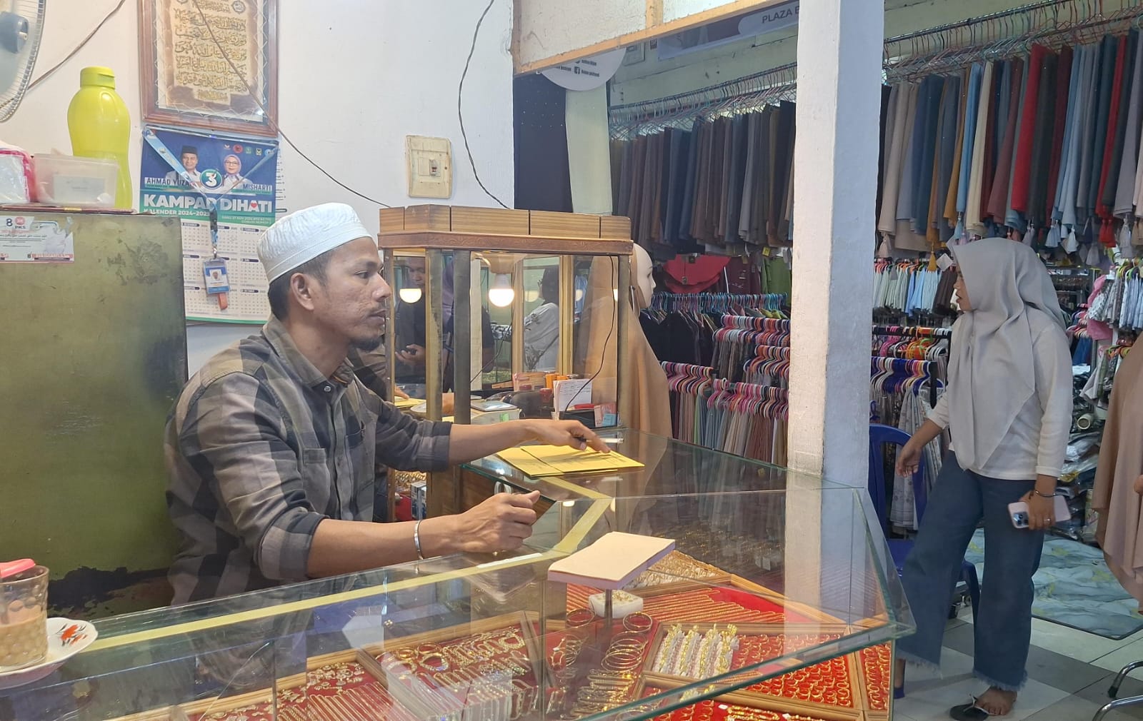 Sempat Capai 5,8 Juta per Emas, Warga Bangkinang Ramai- Ramai Jual Perhiasan