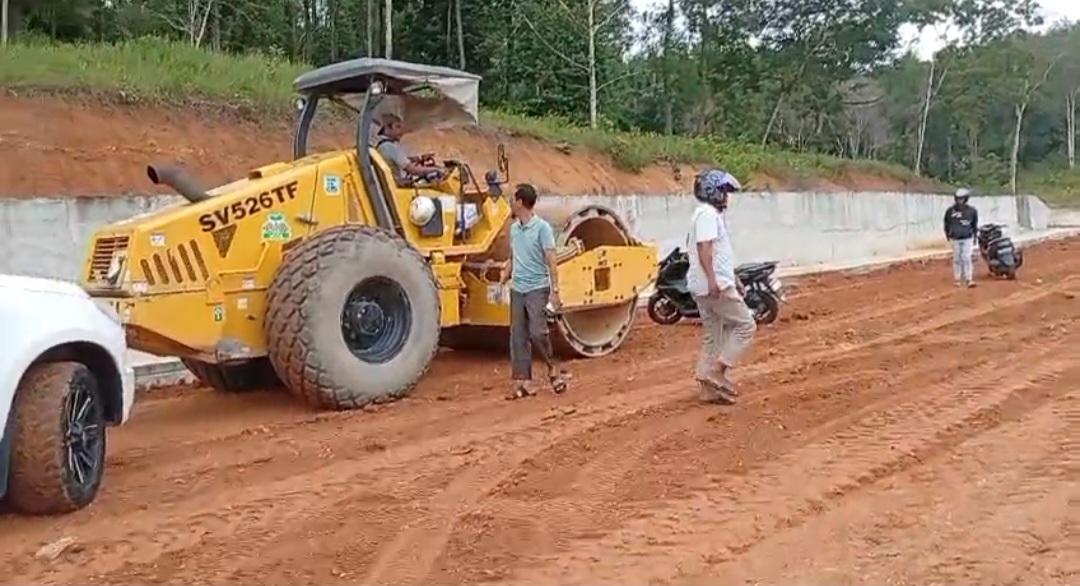 Dua Kali Dihentikan Pemilik Lahan, Ternyata Ini yang Terjadi Pada Pengerjaan Proyek Jalan HR Soebrantas Bangkinang