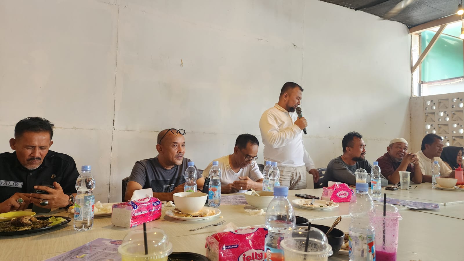 Rahmad Alputra Gelar Silaturahmi Dengan Sesepuh Golkar dan Media di Kampar