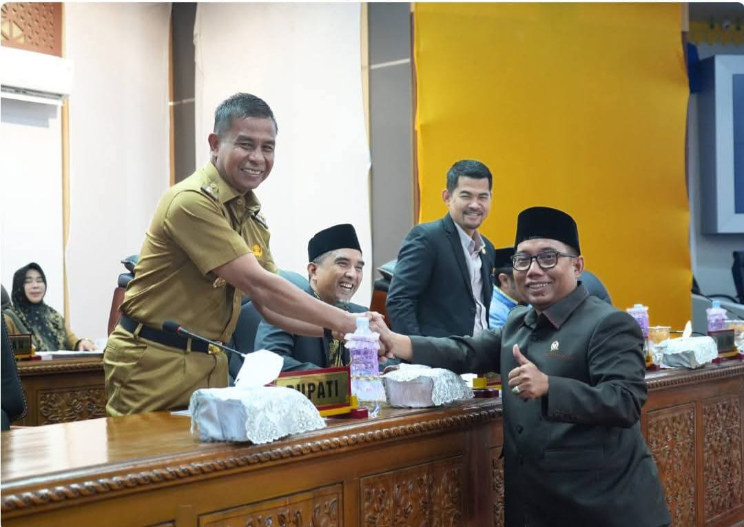Ranperda TJSLBU Dinyatakan Layak, Bapemperda DPRD Kampar Sampaikan Laporan di Paripurna