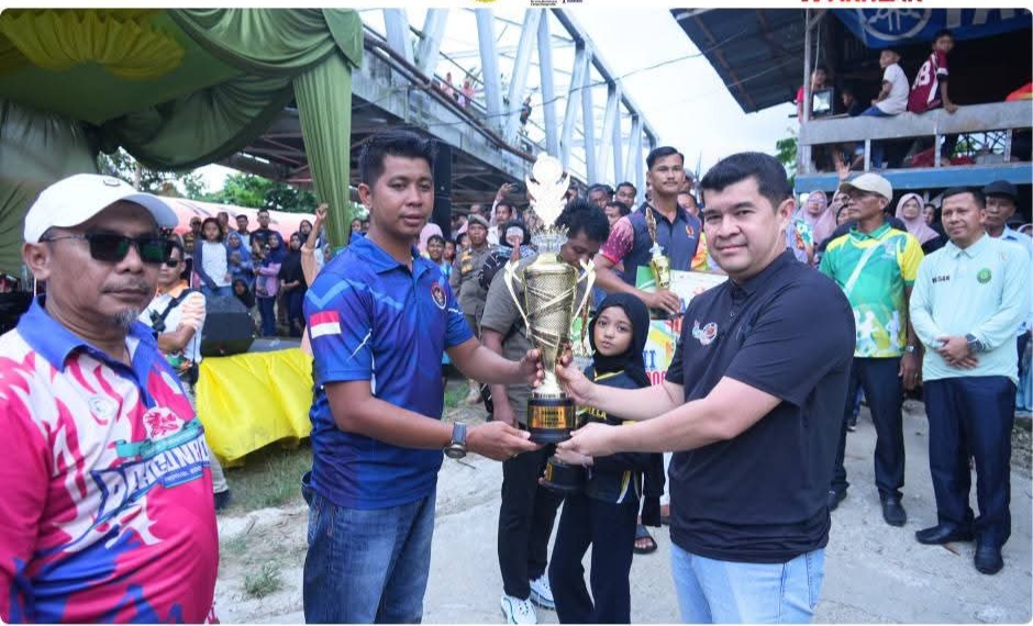 Pacu Sampan HUT ke-76 Kampar Ditutup, Tradisi dan Kebersamaan Ditekankan