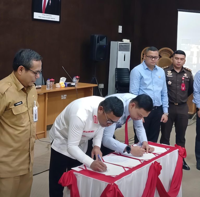 Pemkab Pelalawan dan Kejari Teken MoU untuk Perkuat Pendampingan Hukum