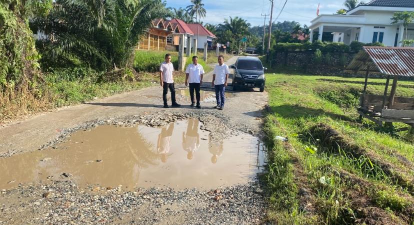 Pj Kades Koto Mesjid Usulkan Perbaikan Jalan Rusak, Warga Berharap Segera Direalisasikan